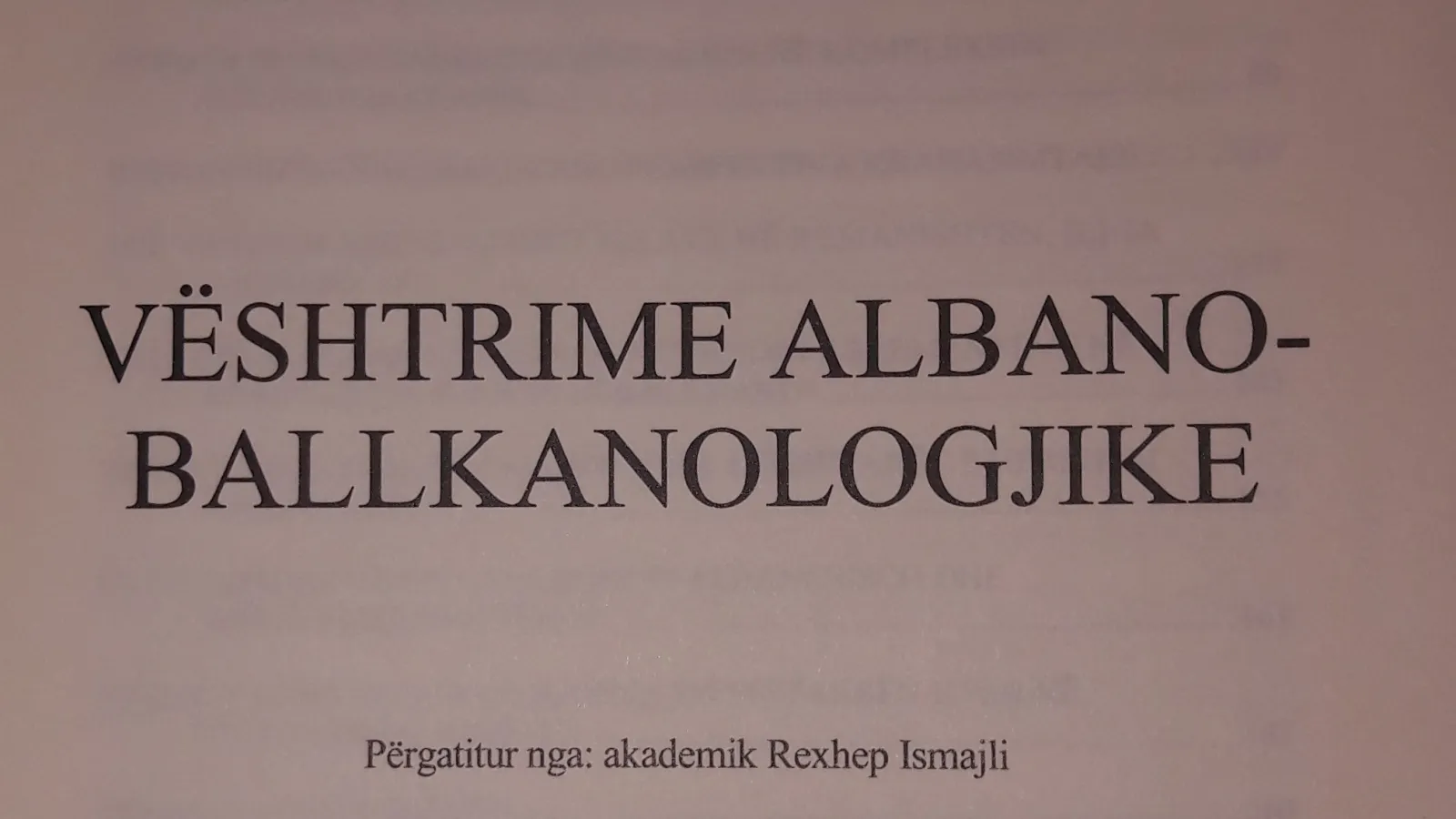 title page reading "Vështrime Albano-Ballkanologjike"