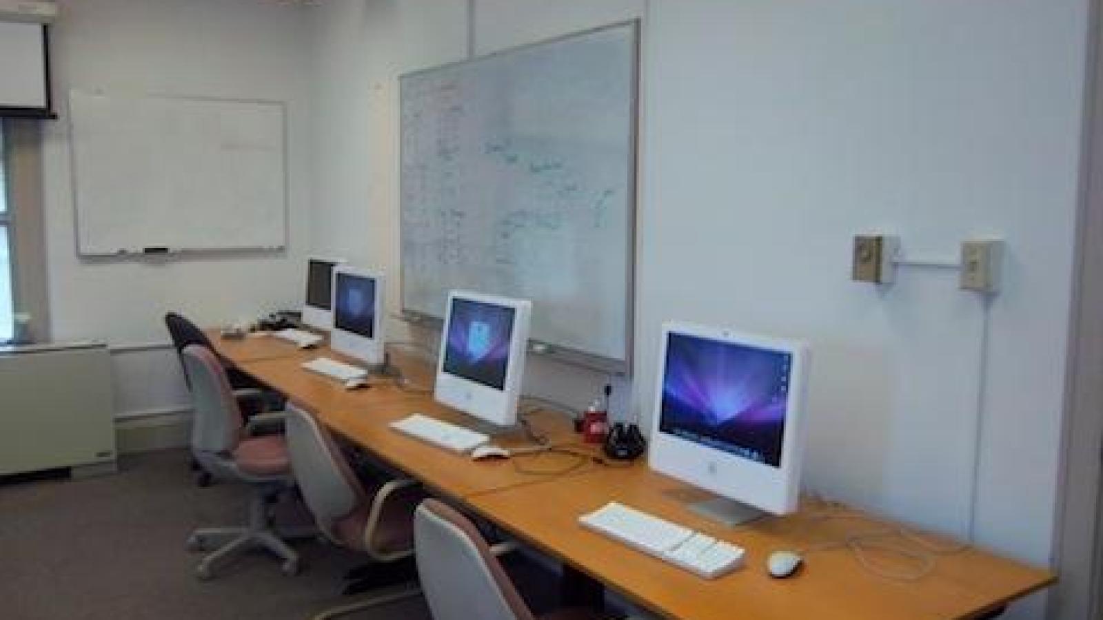 Work stations in the Aquarium Computing Lab (2 of 2)